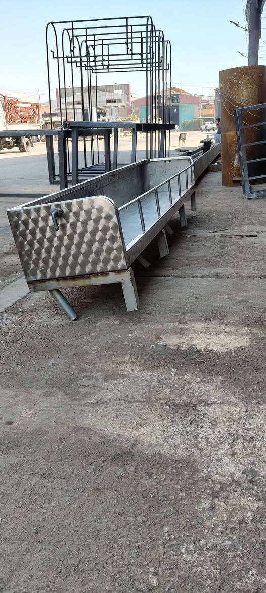 سلام عليكم اللبيع صندوك يصير عله عرشه مال هينو بدي مكاني بصره رقم الهاتف ***********
