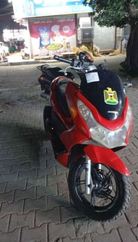 للبيع 750 وبيها مجال 07703258952