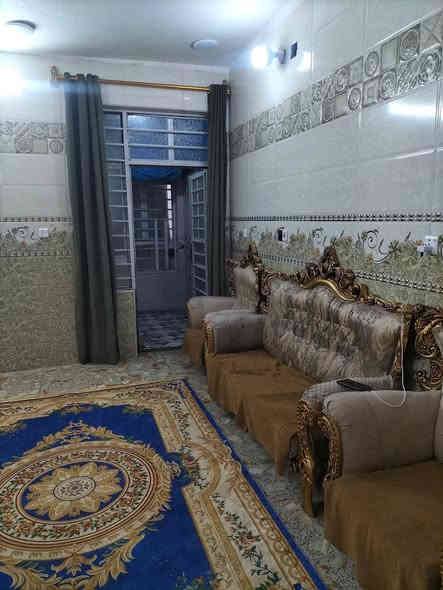 دار للبيع 105 متر 5×21 قاطين القاط الاول كامل تمامآ القاط الثاني ناقصه كاشي وبياض فقط بناء حديث درجه اولئ علئ الشارع عرض الشارع 20 متر كهرباء ما مجاري نقص تبليط فقط هاي الشهرين يتبلط تأسيس كهرباء البيت بوري ليس سيمنس /بغداد الرئاسة شارع 20 نهايت شارع ام البنين طابو زراعي مشمول بلتطوين ومرقم من قبل امانت بغداد /استفسار ***********
