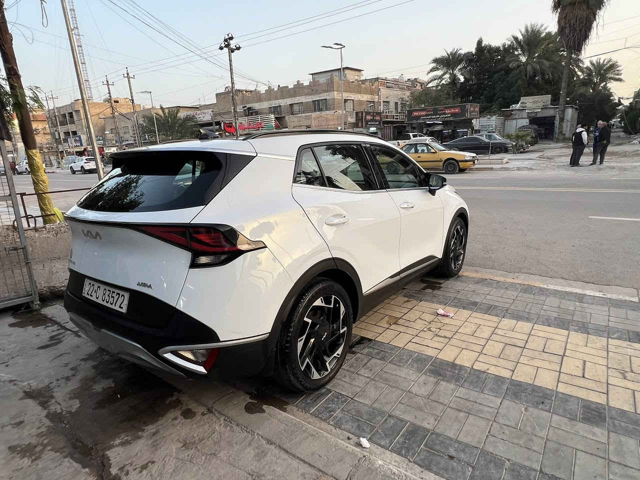 سلام عليكم كيا سبورتج موديل ٢٠٢٣ خليجي وكالة نم بعدها بالضمان فول مواصفات للأخير  رقم اربيل الدولي بسمي مكفوله من الضربه والصبغ  بيها بارد بسيط باب امامي ماشيه ٦٤ جاهزه من كلشي باتري جديد تخم تاير جديد السعر ٢٢٦ وبيها مجال بسيط جدا العنوان بغداد المنصور غير متواجد ع فيس ***********
