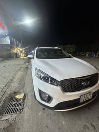 سورنتو 2017 خليجي مكفوله من الصبغ والفتح والتبديل بيها مكانات بارد صغا...