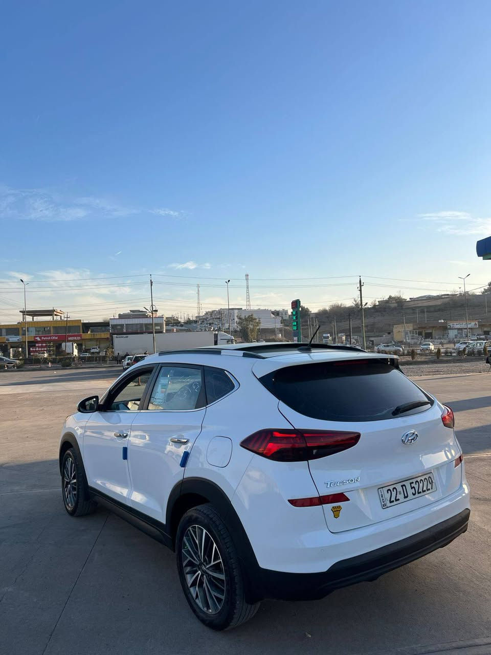 هيونداي توسان ***********(2019)HYUNDAI TUCSON
*********** وتساب
رقم اربيل جديد وهزة جديد
حجم المحرك : 2000 دوش 
وارد خليجي صفر اربيل 

الحالة : جاملخ وباب خلفي صبغ بدون داوخل بشرط بجم كبس خلفي كبس 
•سيارة نضيفة كلش 

•الممشى :76  كم km 

المواصفات :
بنوراما 
بصمة تشغيل 
بصمة عدد 2
ابواب بصمة 
يدات نيكل  
كشن كهرب 
مرايات شفط 
مرايات اشارة 
شاشة اندرويد 
شاحن لاسلكي 
مودات قيادة 
ثلاثة انظمة sport,eco,comfort
مثبت سرعة 
تحكمات ستيرن 
حساسات امامي
حساسات خلفي 
لايت لد
بك لايت لد
لايت عدسة متحركة 

تبريد تدفئة قطعتين خلفي
كاميرا خلفية دوارة
 ويل كروم 

📍مكان السيارة : اربيل
