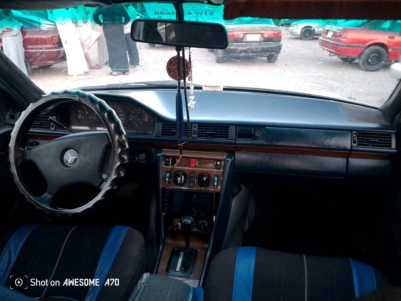 سلام عليكم مارسدس دب موديل 91 سياره جاهز تخم تاير صدر باتري كله جديد تبريد ثلج سنويه مجدده شاشه مكينه بطه 2500 السعر 55 وبيها مجال مكان السياره ديالى جلولاء رقم الهاتف ***********
