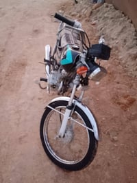 دراجه للبيع اربع كير مديل 2015 السعر 425وبيها مجال  هاذه رقمي 07861911...