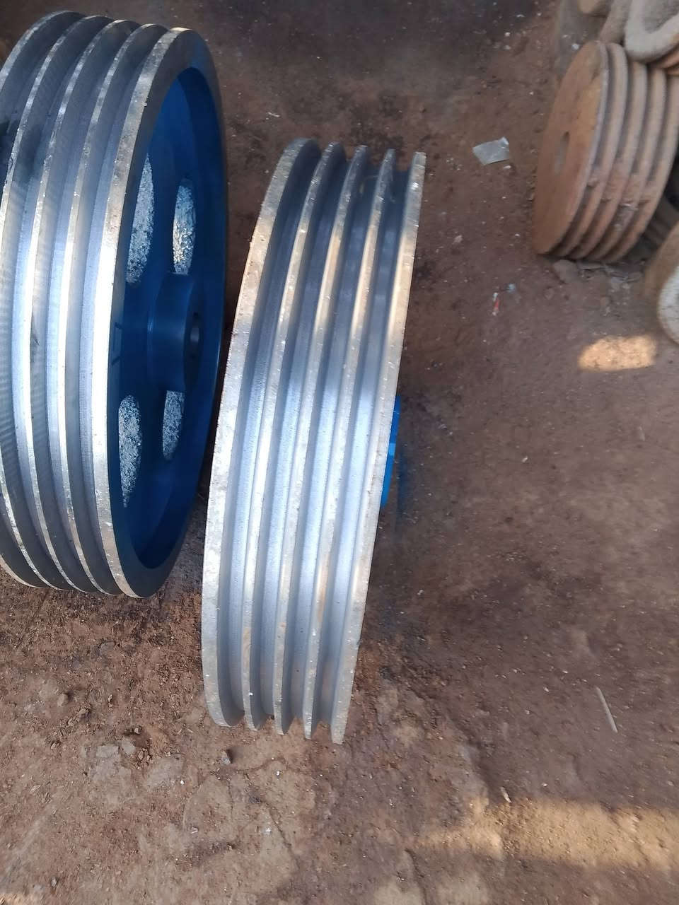 الحاج عوده لي كافة البوليات والبراوين بي اداره اسامه,***********او***********
