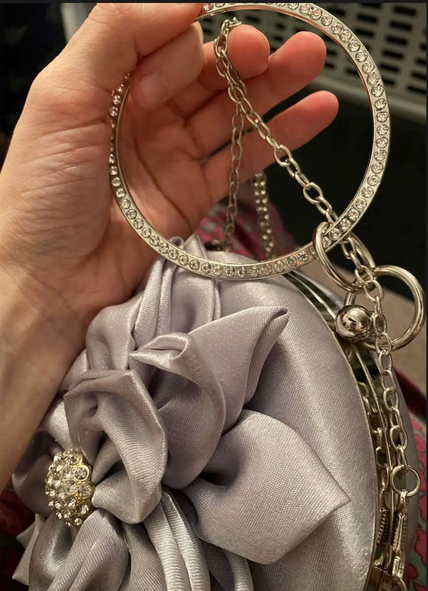 جنطةمناسبات. تجنن


**إذا كنت صاحب هذا الإعلان وتريد حذفه لأي سبب، رجاءا أرسل رسالة إلى الدعم الفني**