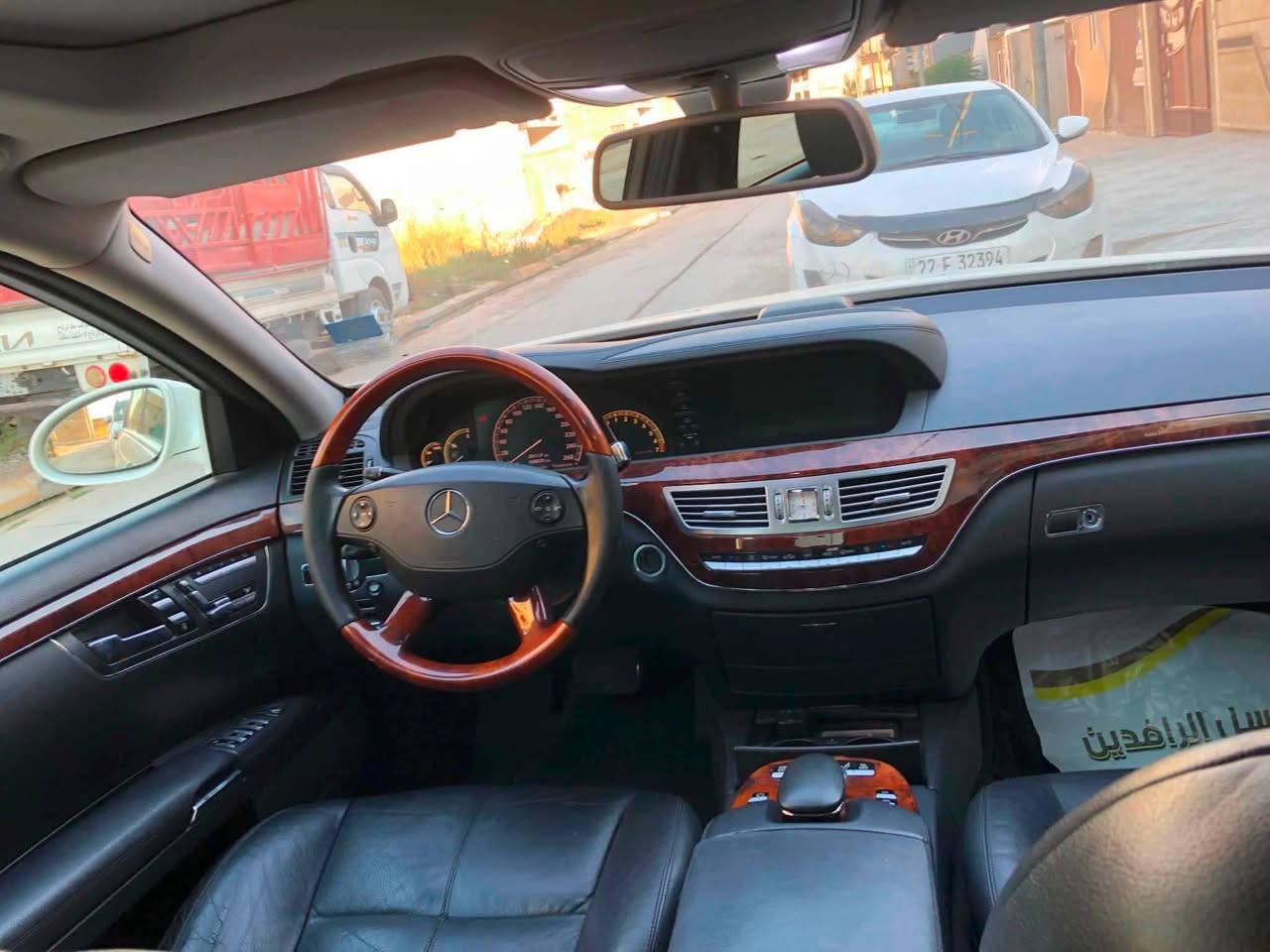 مارسيدس S350
موديل 2009 كفاله عامه بدون صبغ بدون شخط بدون بارد 

محرك 3500 ستة سلندر 

كير محرك شرط تبريد شرط 

مواصفات السياره صندوك شفط 

بردة خلفيه

الكراسي الاماميه كهرب وتدفئه 

السيارة بيها جكات تصعد وتنزل 

شاشه دوارة يمين يسار 

ماشيه 160 الف كيلو متر حقيقي 

السعر 215 وبيها مجال ‭***********‬@@
