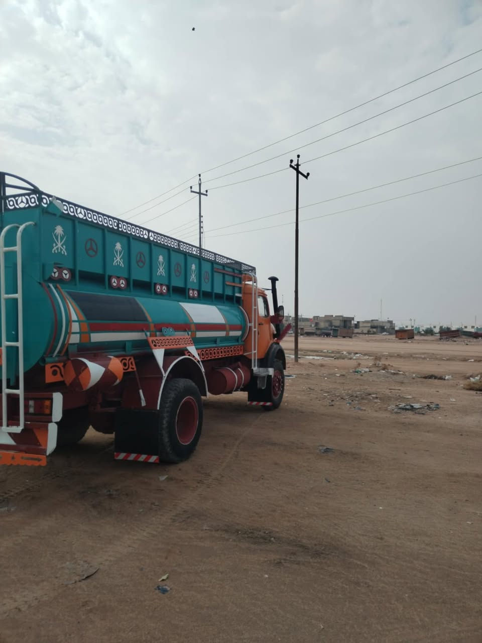 ابو ردين موديل 1981  رقم صلاح الدين انجليزي بالسنويه حوضية ماء شاصي عشراوي مكفول خام قماره بدون صبغ محرك بلاد شركه تانكي تفصال جديد مكلف بالنشر *********** ///***********
