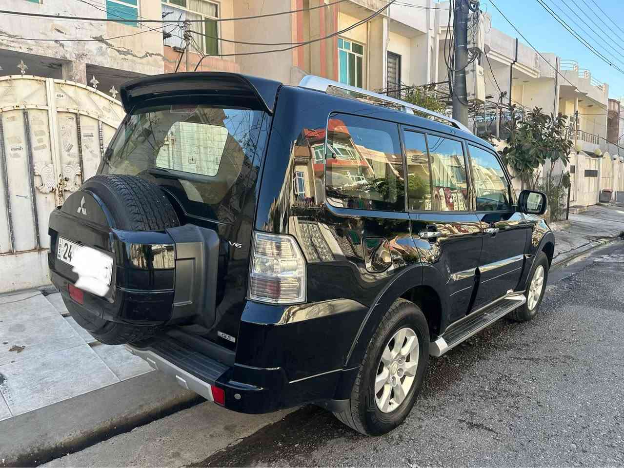 السلام عليكم
رقم موبايل (***********) واتساب موجود 
للبيع باجيرو موديل 2010 وارد خليجي السعر (120) مكفوله كفاله عامه من صبغ وتبديل مواصفات السياره فول 1/1 حبتور فتحه بلقماره شاشه كبيرة كامرا خلفيه وحساس تحكم ستيرن داخل صاج مكينه 6 سلندر 7 راكب ثلاث قطع تبريد كشنات جلد+ كهربائي يدات نيكل أشاير بلمري مري شفط فور ويل  كير وحداديه تبريد وتخم تايرات بحاله ممتازه جدا جدا رقم دهوك انكليزي تحويل مباشر مكان سياره في اربيل / بسمى تحويل مباشر أربيل, العراق
