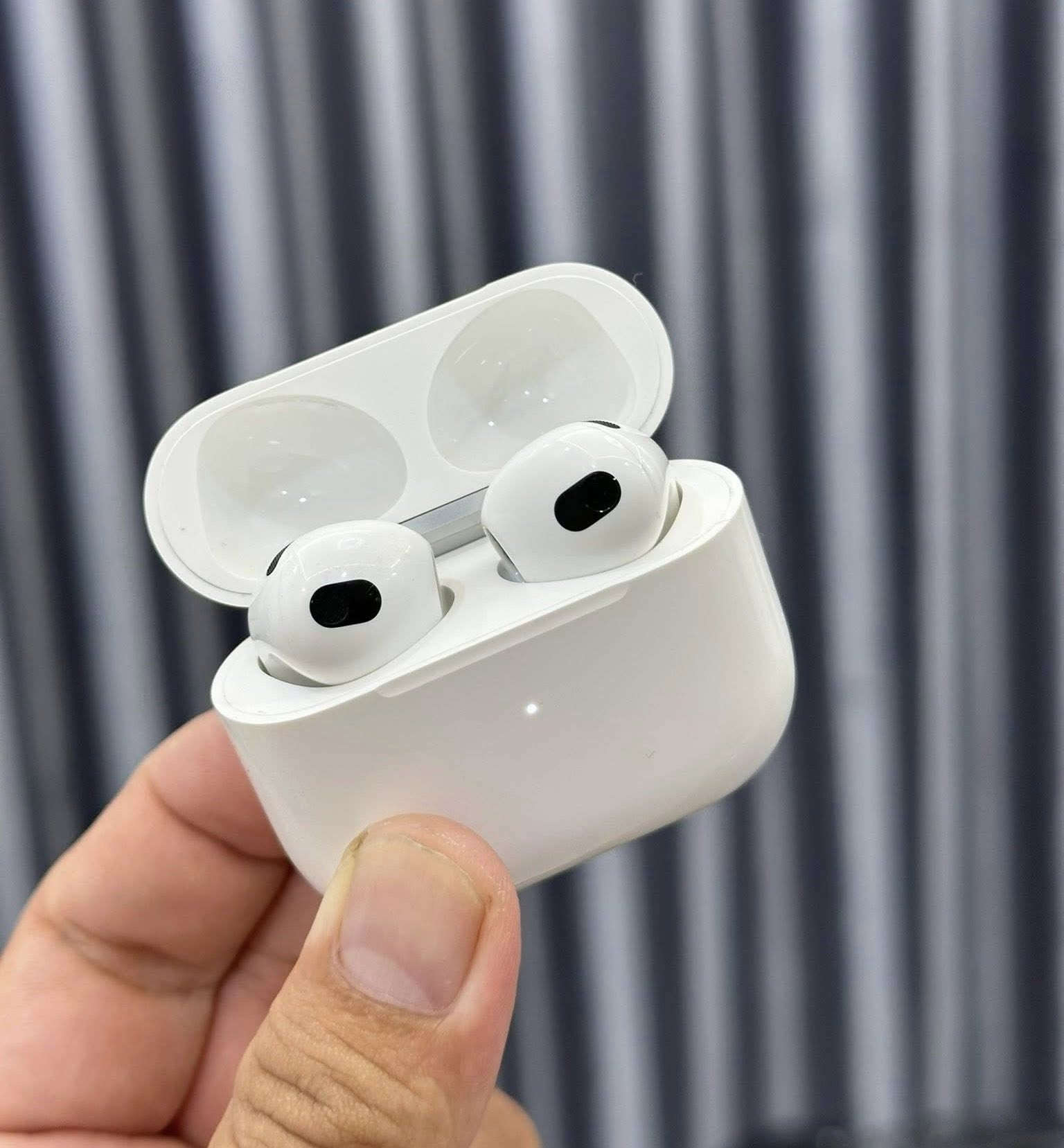 Air pods 3 اصلية باله أمريكي
بعدة بضمان شركة ابل بالإعدادات ما منتهي  النظافة 100% سيريل نمبر بموقع ابل ، شركة مصنعه ابل  امام مندوب وقبل دفع تكنك وتفحص 
السعر 25 الف بدون ربح يوجد توصيل سريع 
حجز واستفسار واتس اب فقط 
***********
