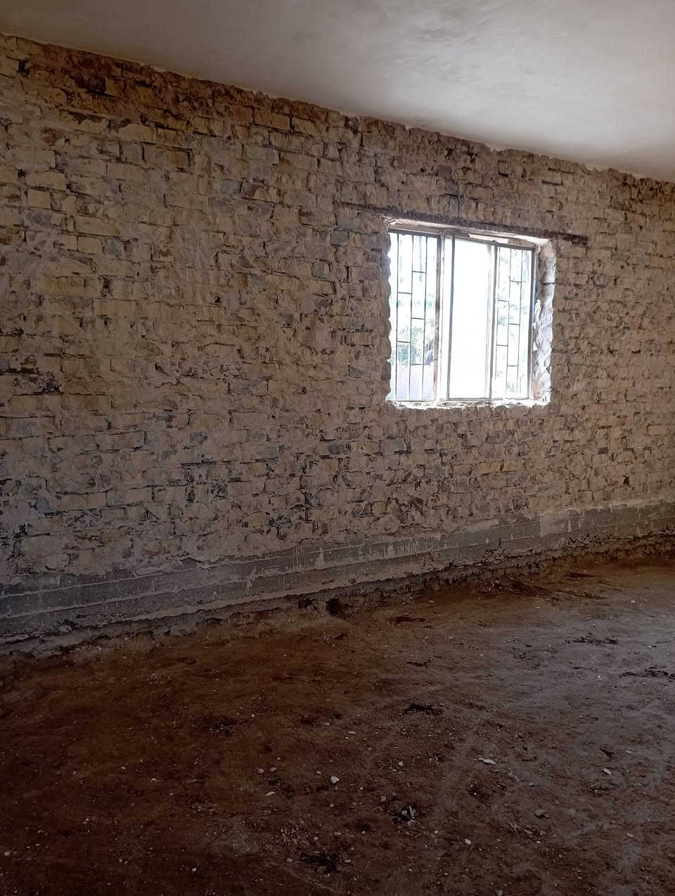 السلام عليكم كادر تفليش قلع أرضيات تكشير ترميم تدخيل سبيس جلمود حدل كص رباطات حفر شغل اولى اتصل ***********
