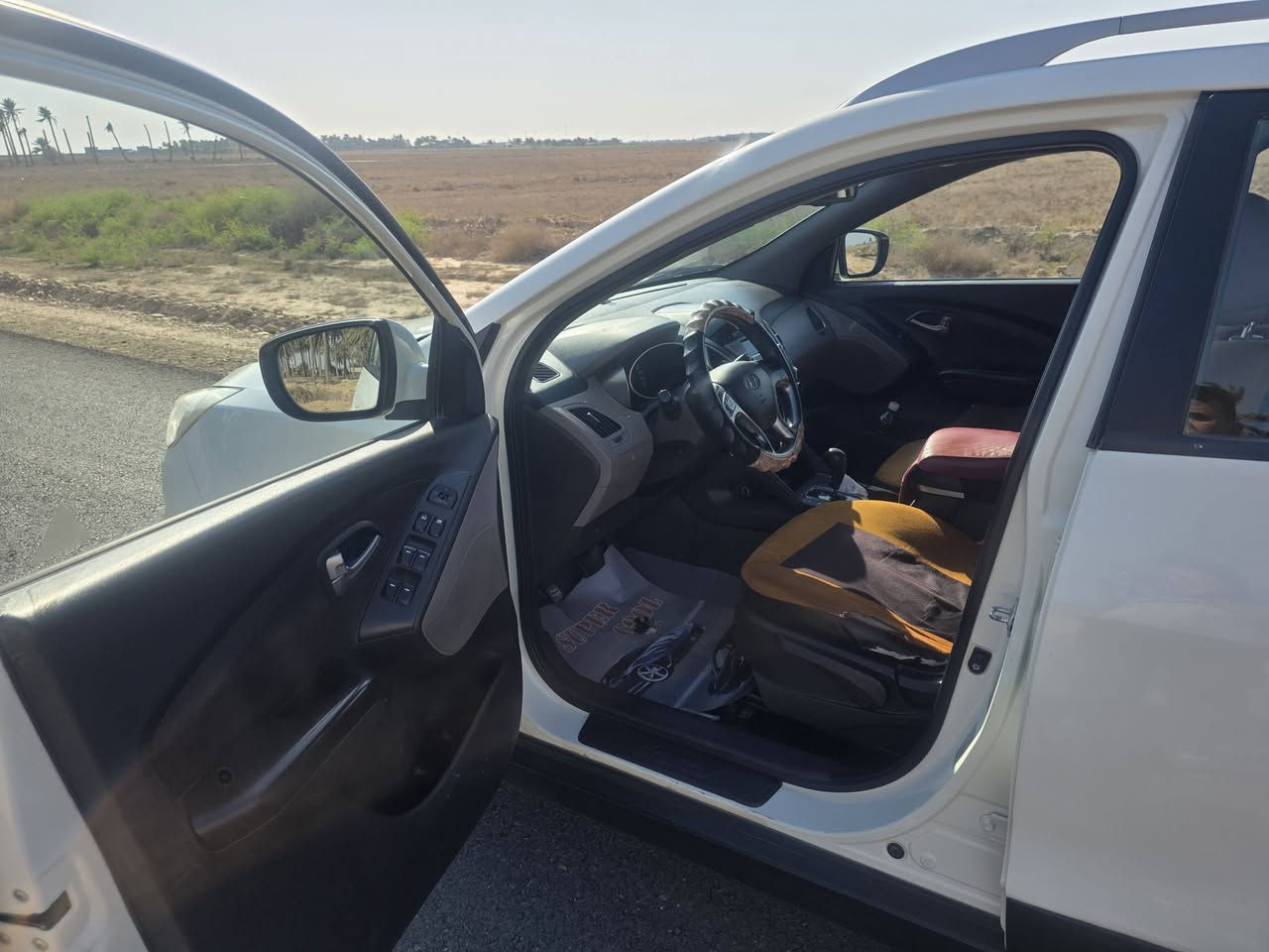 توسان ٢٠١٠ بأسمي كير ومكينه ٢٤٠٠بلادي تخم تاير جديد صدر جديد السعر ١٣٥ وبيها مجال مكاني بعقوبه كنعان ***********
