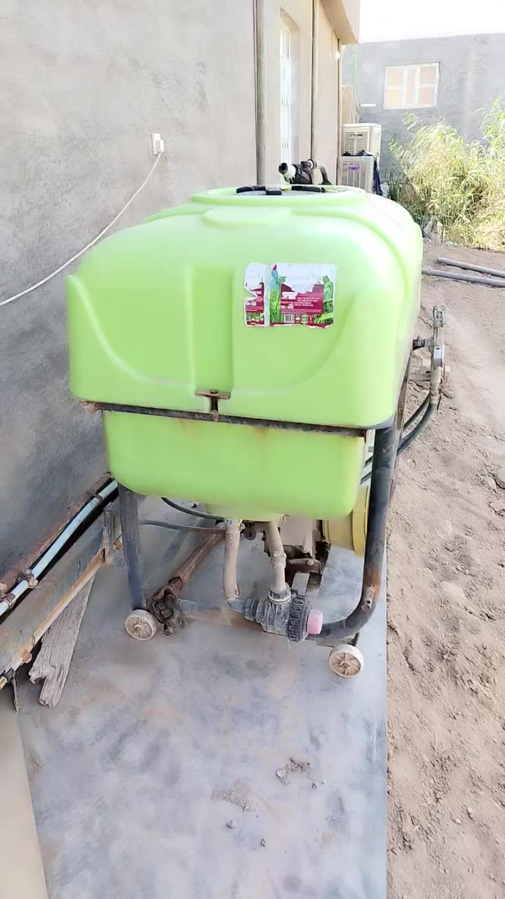 سلام عليكم هولدر كوبره نضيف مع ناثره لبيع نضيفه مكان الانبار جزيرة الخالدية ***********
