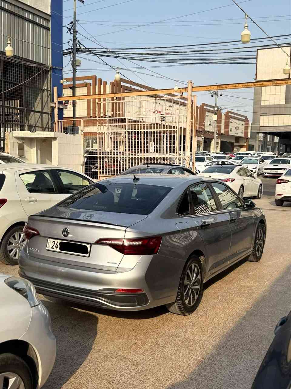 Vw jetta 2023 S 
گير حادي مكينه ١٥ و تؤربوو يه ك چامرلخ صبوخ بي داخلي ايرباگ شان و سوكان سيسته م پشت و پيش كه پس ٦٨ مايل رؤشتووه يه ك دينار مسروفي تيدانيه تب هه ولير *********** أربيل, العراق
