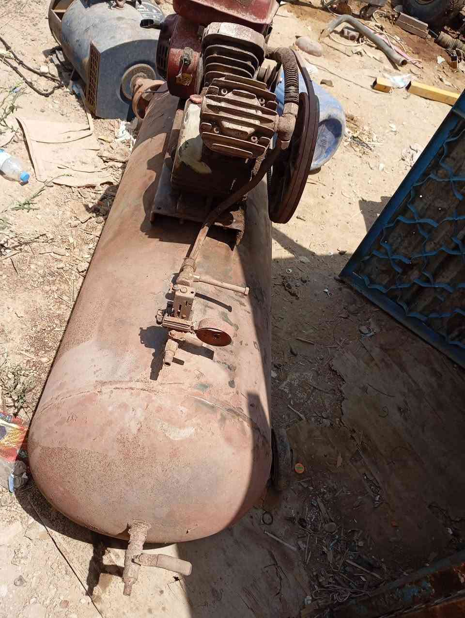 للبيع كمبريسر المكان بغداد الحريه الاتصال ***********
