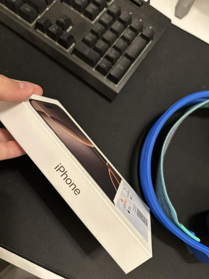 السلام عليكم 
16 pro max 
لون صحراوي 
 بطارية 92 
دورات 311
جهاز داخل الضمان بعدة 
نظيف كلش 
سعر 1450 قفل 
***********
