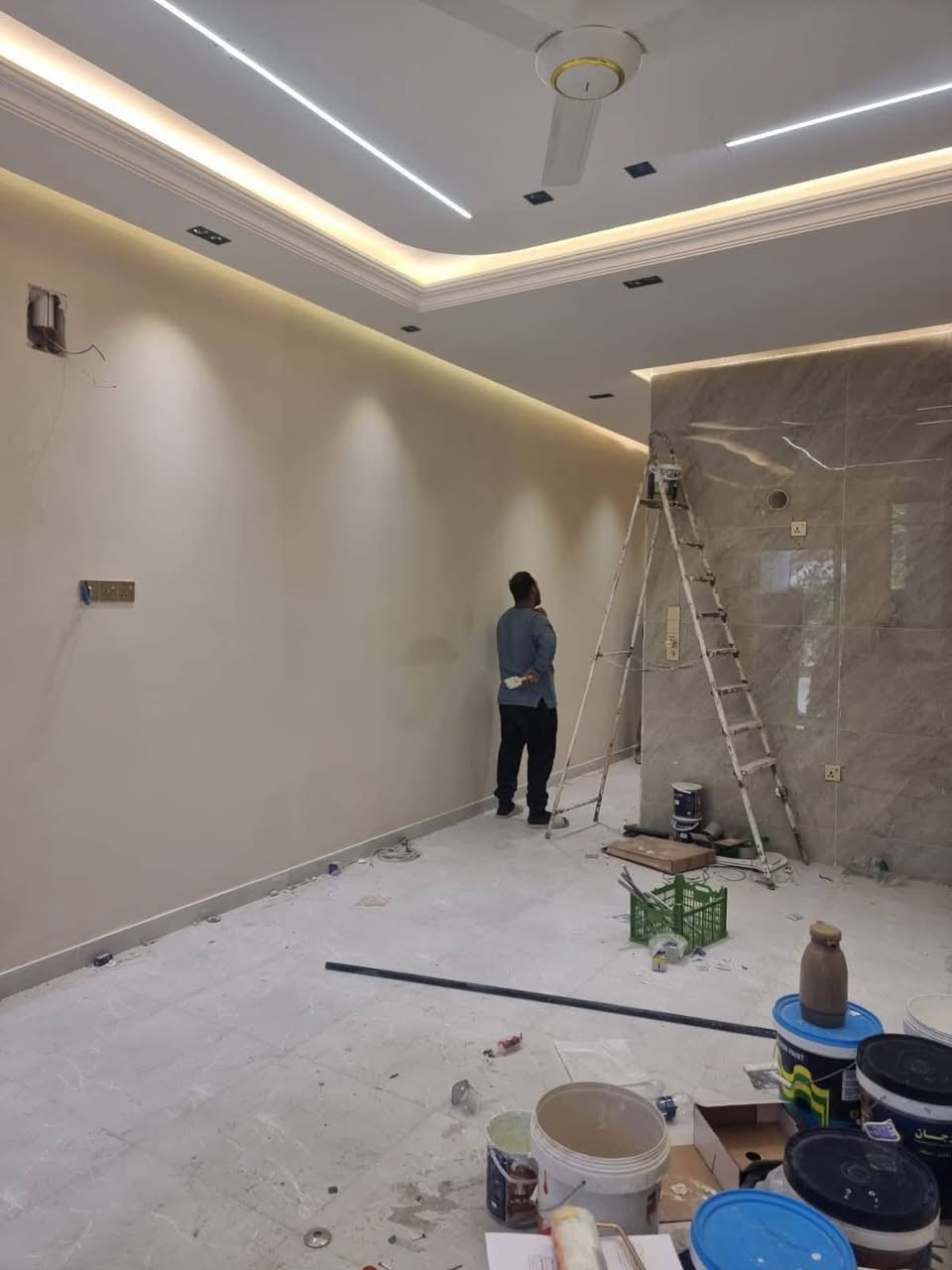 يتوفر كادر صباغ كافه انوع الصباغ الحديثه داخل وخارج العنوان الكاظميه هاتف ***********.
