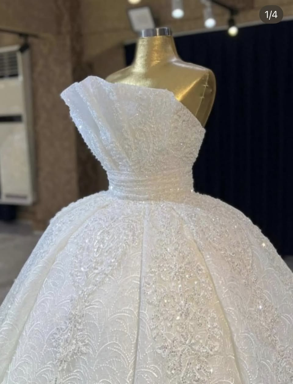 بدلة عرس ملكية ملبوسة مَــره وحده
منفوشة ڪُـلش وثكيلة 

تلبس قياس ٣٨ واكثر لأن بيها قياطين 

اريد ابيعها هـي والطرحة والبركع الي ينلبس فوكاها 

مشتريتها ب ٤٠٠

اريد ابيعها بأي سعر تجيبه 

@0n31n


**إذا كنت صاحب هذا الإعلان وتريد حذفه لأي سبب، رجاءا أرسل رسالة إلى الدعم الفني**