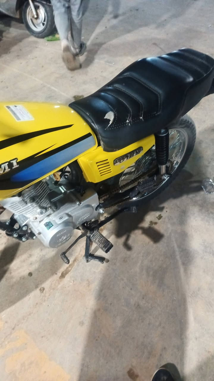 البيع وراق صوالي موديل 2015 وكيله بدوانيه ***********
