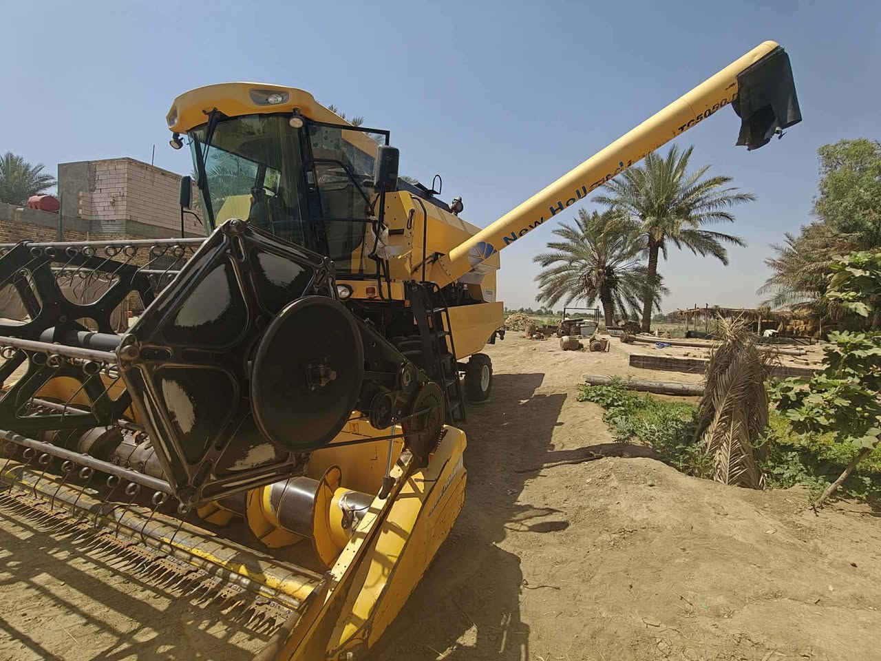 حاصوده للبيع موديل8 اربعه بلم هايدرو حجم 5050 العنوان نجف ***********
