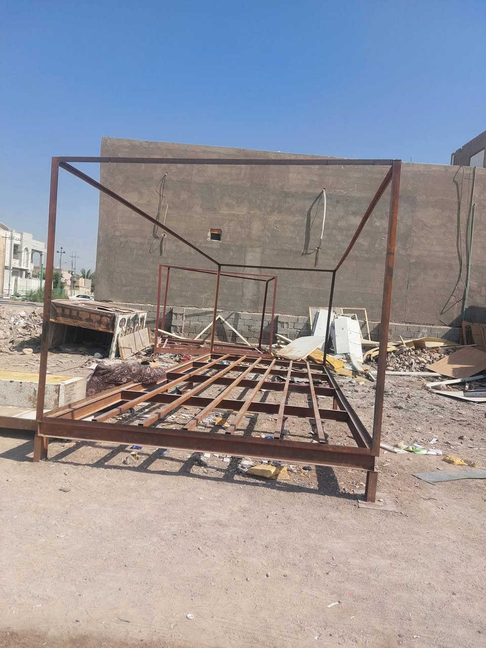 تخفيضات 
منزل سريع ونظيف 
دقة في العمل سرعة في الإنتاج
مستعدون لعمل جميع انواع الكرفانات والقياسات حسب الطلب وجميع انواع أعمال الحدادة سقائف جملونات العنوان البصرة الزبير ***********
