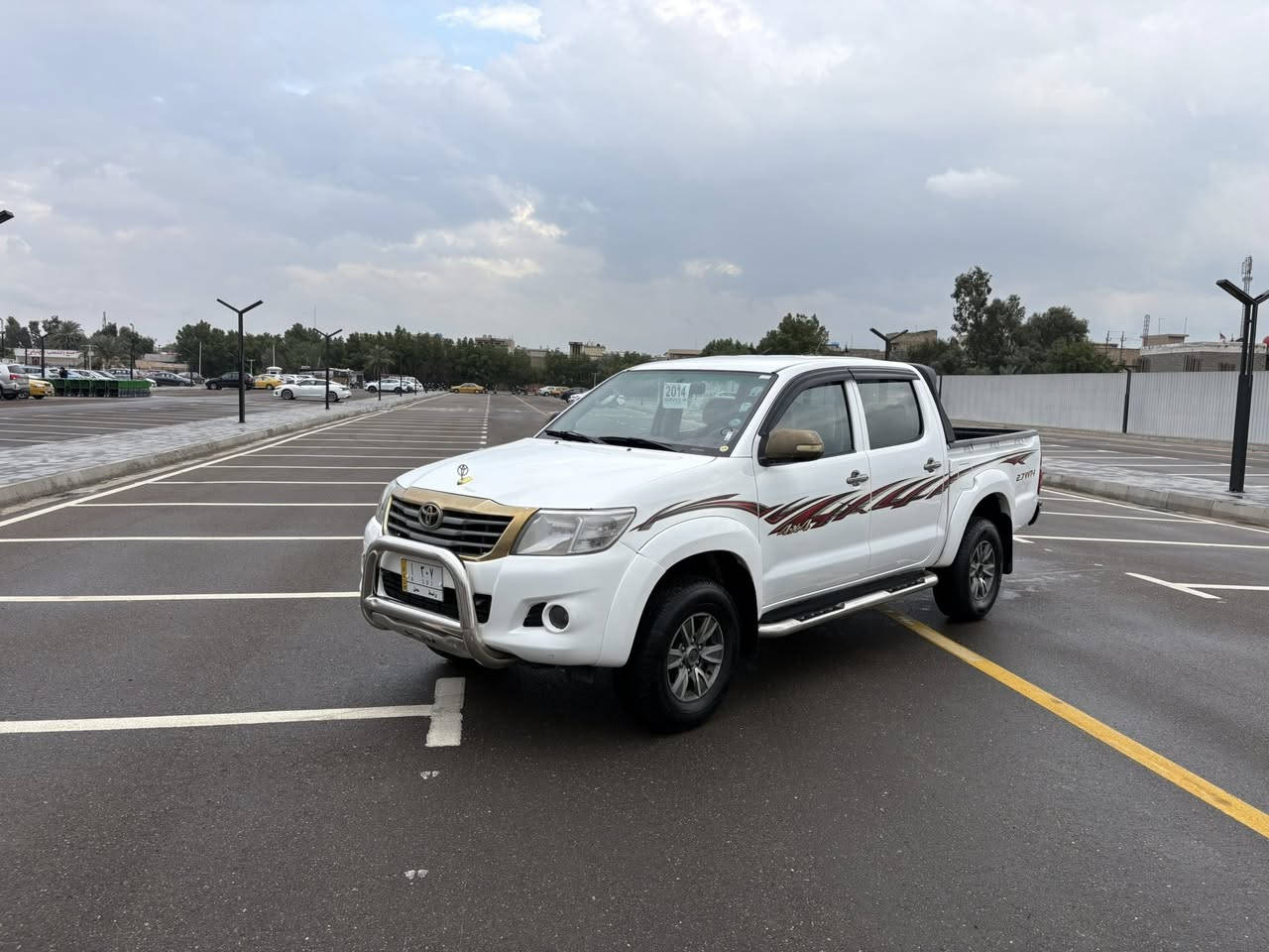 هايلوكس 2012
ماشيه 180 
سياره خير من الله بدون نقص 
بيه صبغ جامغ امامي وخلفي فقط 
رقم مميز واسط 
السعر 188 بيه مجال بسيط 
مكاني بغداد 
للستفسار ***********
