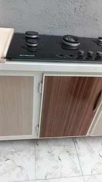 كاونتر اربع قطع سعرة 300بي مجال يراد تصليح بسيط الطباخ وباب السنك مامو...