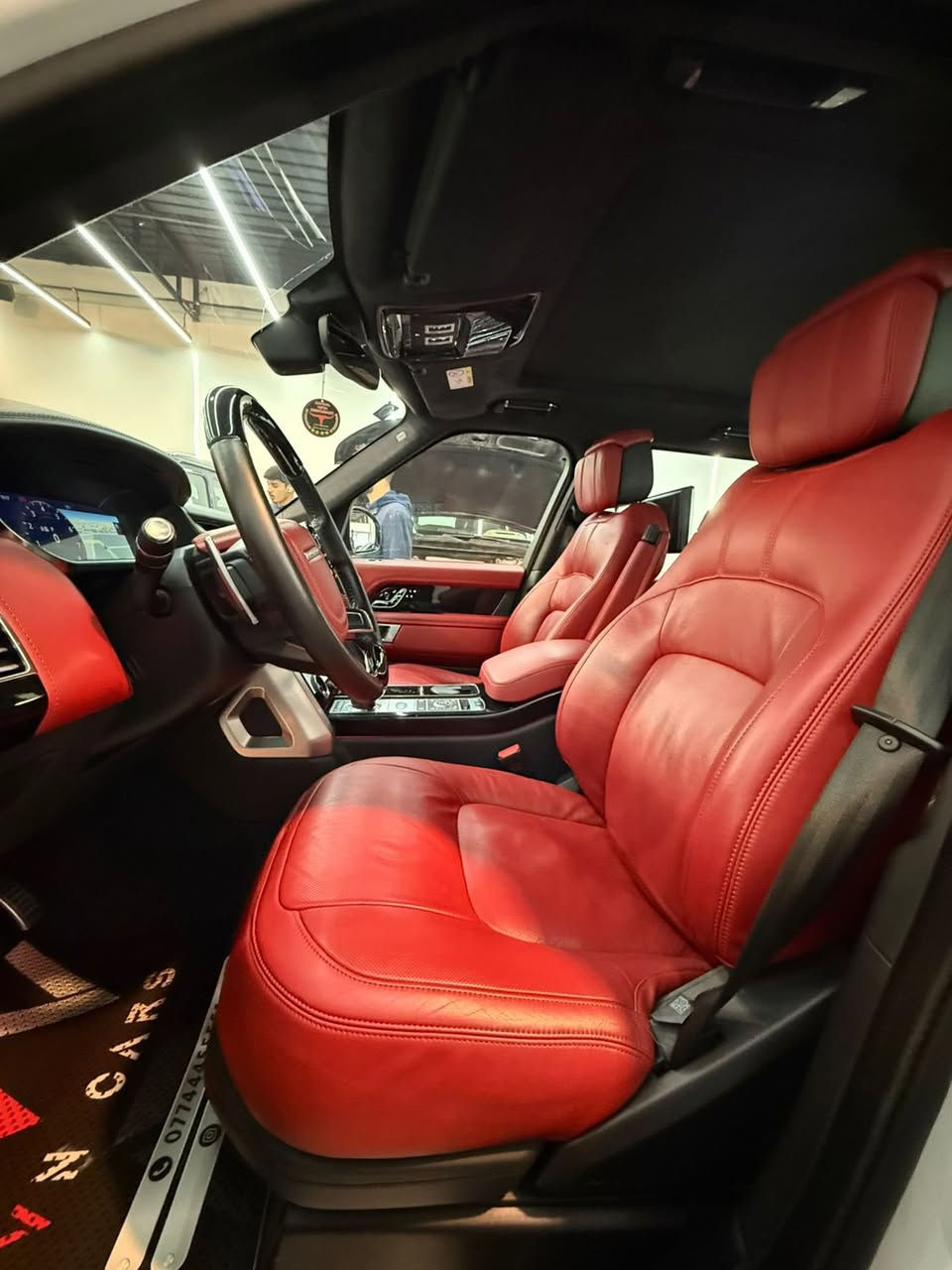 � للبيع – Range Rover Vogue Autobiography P525 | موديل 2022 🔥
⚙️ المحرك: V8 سوبر تشارج P525

🏁 القوة: 525 حصان

🚘 الدفع: رباعي دائم AWD

⚡ ناقل الحركة: أوتوماتيك 8 سرعات

📍 الممشى: 30,000 كم فقط

✨ الحالة:

✔️ مغلفة PPF بالكامل

✔️ خالية من العيوب والضرر

✔️ بدون أي نقص

✔️ استخدام نظيف جداً

✔️ جاهزة للفحص

ميحتاج احجي مواصفات السياره اعله موصفات من كلشي 

والسياره جديده ونضيفه 

 باقي التفاصيل اتصل وتدلل 

ترهم مراوس مع كاديلاك او لاندكروزر vxr 

 

مكانه بغداد اليرموك 

📞077 5000 5400

📞078 3900 3600
