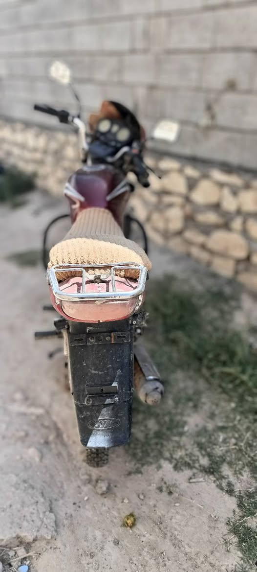 موطور سايم شغال نكره سلف و  ناقصه شغلات بسيطه مثل ما تشوفون  رايده بـ 450 و بي مجال و المكينه ما ناقصه برغي و لا ممدود عليه سبانه موجود داخل ابو طيبان


**إذا كنت صاحب هذا الإعلان وتريد حذفه لأي سبب، رجاءا أرسل رسالة إلى الدعم الفني**