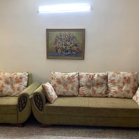 ١٠ مقاعد • ميز طعام • قابل تفاوض