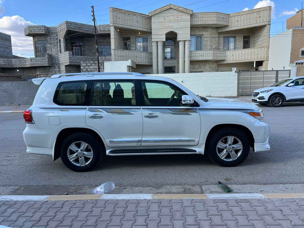 تحيه طيبه السلام عليكم ورحمة الله وبركاته

لاندكروز 2014 بريمي 

سيارة كفاله عامه من كلشي حتى 

الدعاميات  السيارة ماشية 
100الف كيلو حقيقي 

محرك 6 سلندر 

المواصفات

فتحه

رقم بغداد بأسمي تحويل مباشر 

مري قلاب

كامره خلفية

حساسات

بلوتوث

ثلاجة

لد نهاري

تحكم استيرن

منظومة زنون 

اشاير ترحيب

تخم تاير 

بصمات ابواب 

8 ايرباكات

ثلاث قطع تبريد

زراكات لايت  

باقي المواصفات المعروفه

مكان السيارة بغداد 

اي استفسار الاتصال على الرقم 

زين اتصال ***********

اتصال ***********
