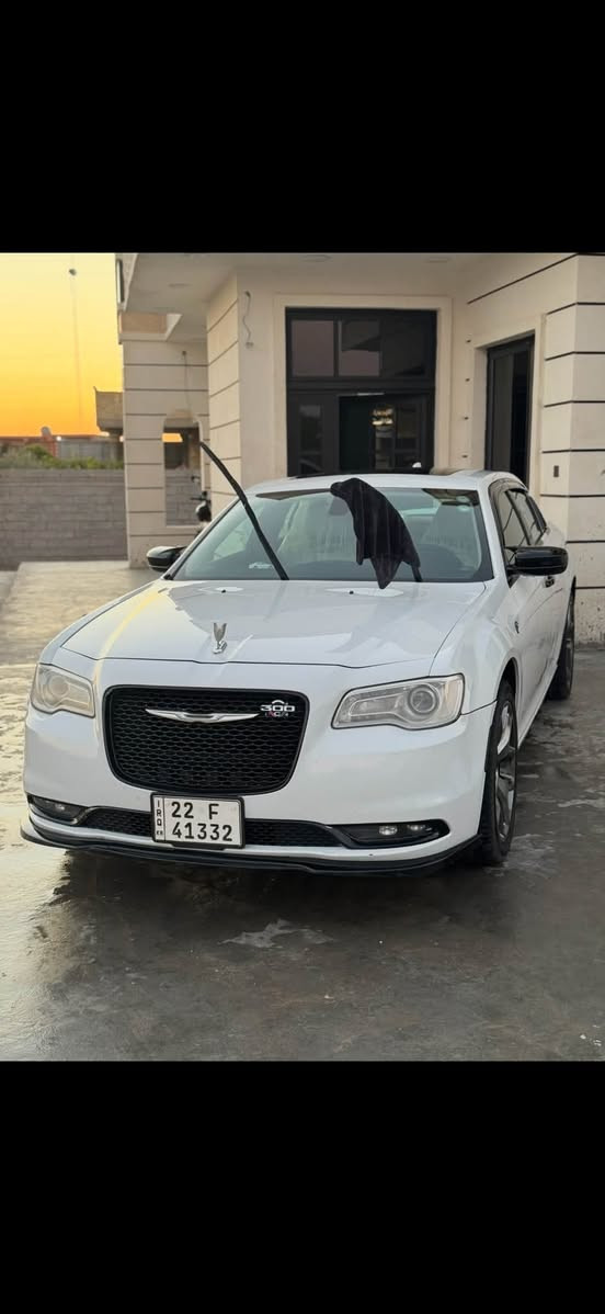 ✨ للبيع كرايسلر 300 c (فول مواصفات عدا رادار) - موديل 2016 ✨
⚙️ المحرك: 3,600cc
مكفوله من ضربه وسونارها خاص…..
💎 المواصفات 
‎.                                              ▫️ سقف بانوراما (فتحتين) 🌌
▫️ كراسي (تدفئة  وتبريد أمامية وخلفية) 🔥
▫️ مقاعد أمامية كهربائية مع نظام خزن ميموري 💺
▫️ ستيرن كهربائي مع ميزة التدفئة 🏎️
▫️ دخول ذكي (بصمة) مع تشغيل عن بعد 🔑
▫️ شاشة كبيرة مع نظام ملاحة (GPS) 🗺️
▫️ اتصال بلوتوث وهاتف 📱
▫️ كاميرا خلفية 🎥
▫️ مصابيح أمامية زنون
▫️ مرايا تعتيم ونظام ترحيب متحسس للإضاءة 🕶️
▫️ مرايا جانبية قلابة
📍 مكان السيارة: الفلوجة
* السعر المطلوب (250$) وبيها مجال
📞 للاستفسار والتواصل، مراسلتنا أو الاتصال عبر الرقم: [***********]
