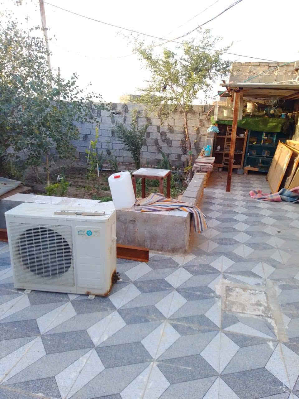 بيت زراعي بالسكك خلف حسينية الكوثر جهة الجربوعيه الاولى غرفتين مطبخ حار وبارد سيراميك البناء طابوك وبلوك والسكف كونكريت الغرف بياض مساحه 200 السعر 28 وبيه مجال بصيط

ملاحظة البيت مكاتبه فقط بدون إقرار 

***********
