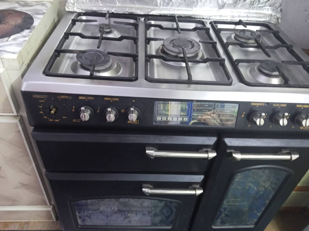 طباخ وشافطه دهون ب 450وبيهن مجال ***********
