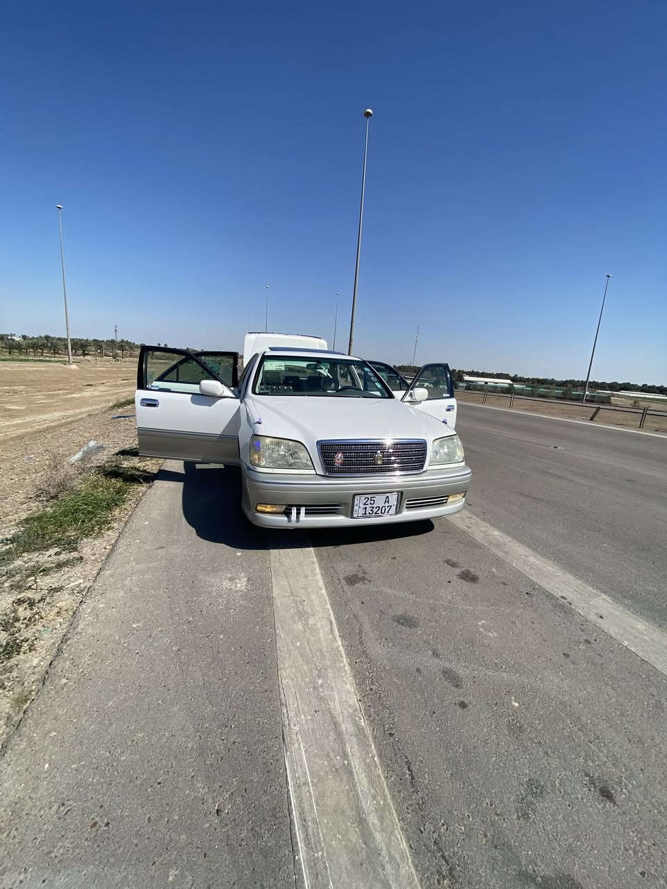 السلام عليكم للبيع أو المراوس حسب القناعه
ملكه موديل ٢٠٠٠ رقم كركوك دولي سنويه لل٣٠ تحويل ثاني يوم بسمنا السياره شاصي ٧١ محرك ففتي فيشه وبطل لا تبخير ولا تنقيص  كير جديد شاده  
السياره فتحه أربع دكم مري شفط اربع كشنات كهرباء استيرن كهرباء برده خلفيه تشغيل عن بعد تخم تاير السياره نضيفه كلش شراي خابرني وتدلل العنوان بابل الحله ناحيه النيل *********** 

‭٠٧٧١ ٥٨٠ ٤٢٧٥‬
بيهن واتساب
