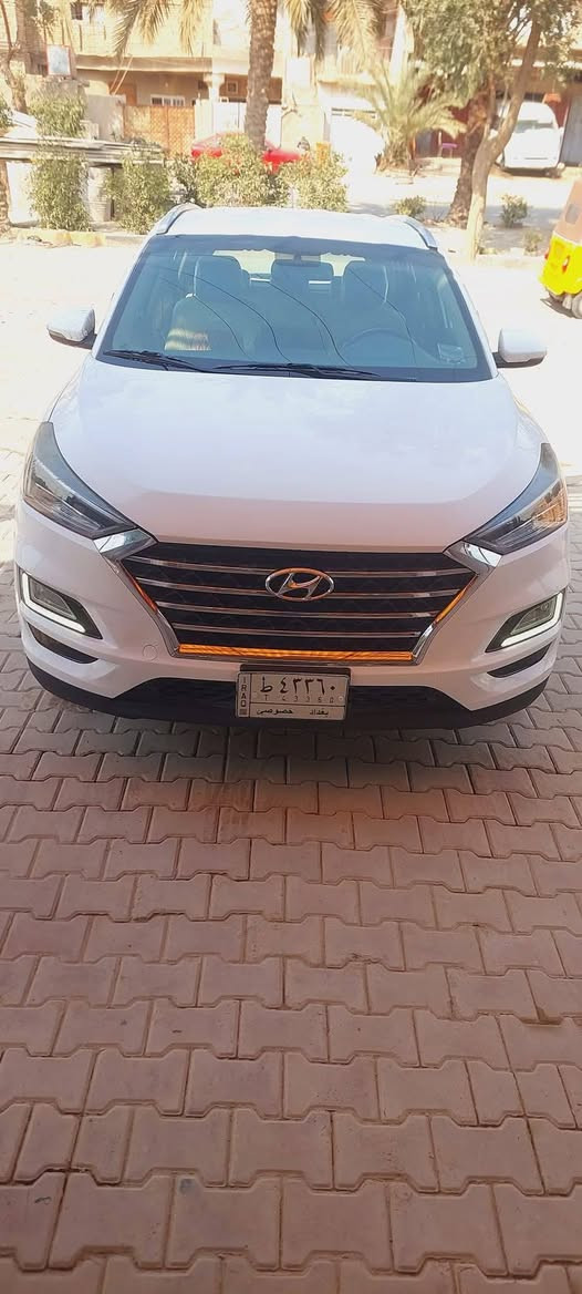 السلام عليكم 

توسان  كوري  اصلي  موديل ٢٠١٩ 

الموصفات  فول عده فتحه.   

السياره من الشركه ع ايدي زيرو طلعتهة 

السياره بيهة قطع صبغ.    اني ابيع مصبوغه عام.  اثر جفيه 

مكفوله. من. الكص. والشواصي والغود  ومكينه وكير وصوليات 
كفاله عامه عده. الصبغ. 
باسمي تحويل مباشر حاليا السياره رقم انكليزي جديد. 

السعر. ١٤٥ $  

للستفسار. *********** 

باسمي تحويل مباشر  العنوان الحسينيه
