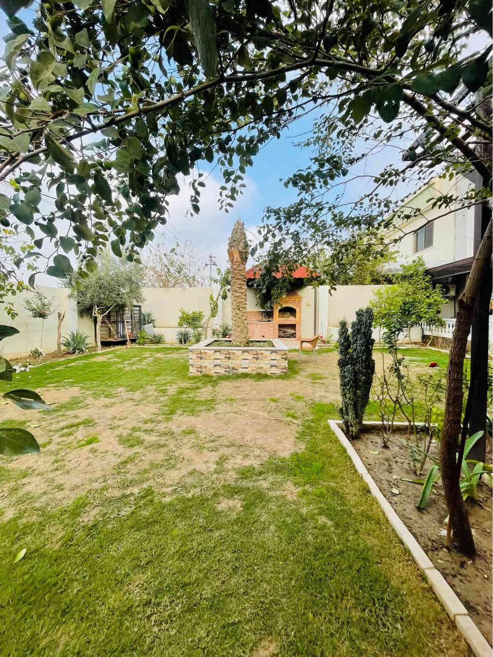 دار  مميز للبيع ركن في مجمع زيتون ستي في اربيل

المساحة 200م + 290 م حديقة جانبية
4 غرف نوم 
استقبال - صالة - مطبخ - حديقة - 
______________________________
خانوو بو فروشتن لة شارى زيتون ستى
٢٠٠م + ٢٩٠م باخچه
4 ژوورى نووستن
ژورى بيشوازى - هول - مةتبخ
______________________________
￼⁨￼للمعلومات اكثر يرجى الاتصال او زيارة 
*********** أربيل, العراق
