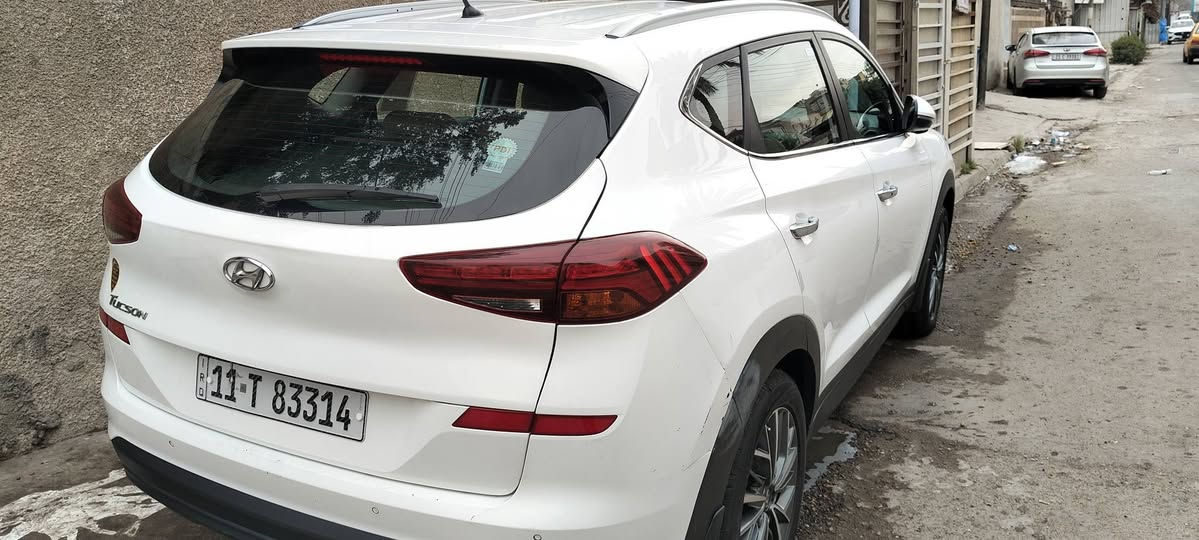 السلام عليكم #توكسان موديل 19
 وارد كوري 
ماشية 73
رقم بغداد باسمي 
بصمة
كشنات جلد
حساسات 
شاشة 
كاميرات 
مودات قيادة 
قطعتين تبريد
تحكمات ستيرن جهتين
مثبت سرعة 
ترحيب
وبعد بيهة المواصفات المعروفة
بيهة بنيد مبدل وطخة بسيطة بقبق الصندوق بدون دواخل  
السعر 185وبيهة مجال بسيط
للاستفسار ***********
