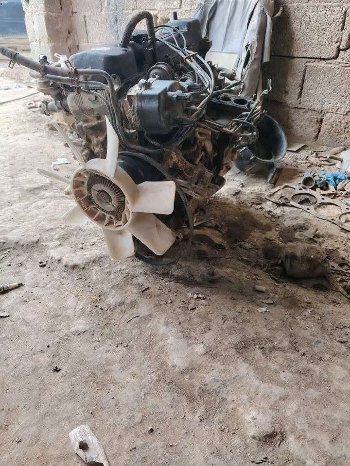 السلام عليكم محرك 1RZ كابريتر وكير اوتوماتيك مشدود على سياره خير من الله مكفول من كلشي ستندر مراوس بتحويره بطه ٢٥٠٠. او ٣٠٠٠.   او محرك ونجي مع التفرعات عدا الكير العنوان الصويره رقم تلفون *********** للعلم حاليا مشدود. على السياره تفحص افتحه الك
