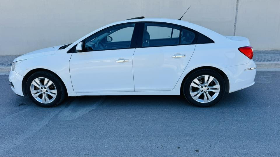 كروز 16 خليجي فوول مواصفات بصمة تشغيل وابواب كير مكينة مكفولات بيها صبغ بابتين ايمن وجاملغ ايسر بدون دواخل بدون ايرباك صبغ فقط 
تخم تاير جديد ادامة جديده هزه جديده 
السعر  84 $
بغداد الكرخ 
***********
