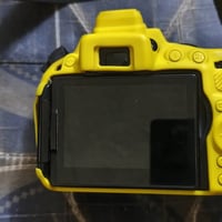نيكون D5300 • زووم 70/300 منول • شاشة قلابه
