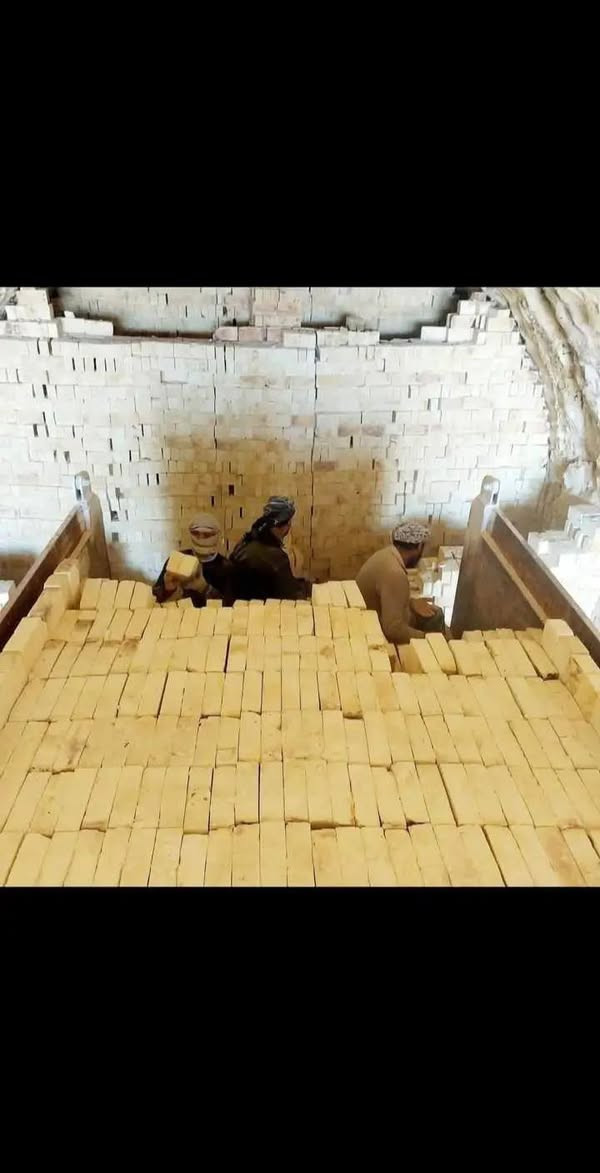 ألسلام عليكم ورحمة الله وبركاته طابوق  درجه اولا عددمضبوط ولون وقالب شرط المكلاب عدد 4500 التواصل خاص او نتصال***********
