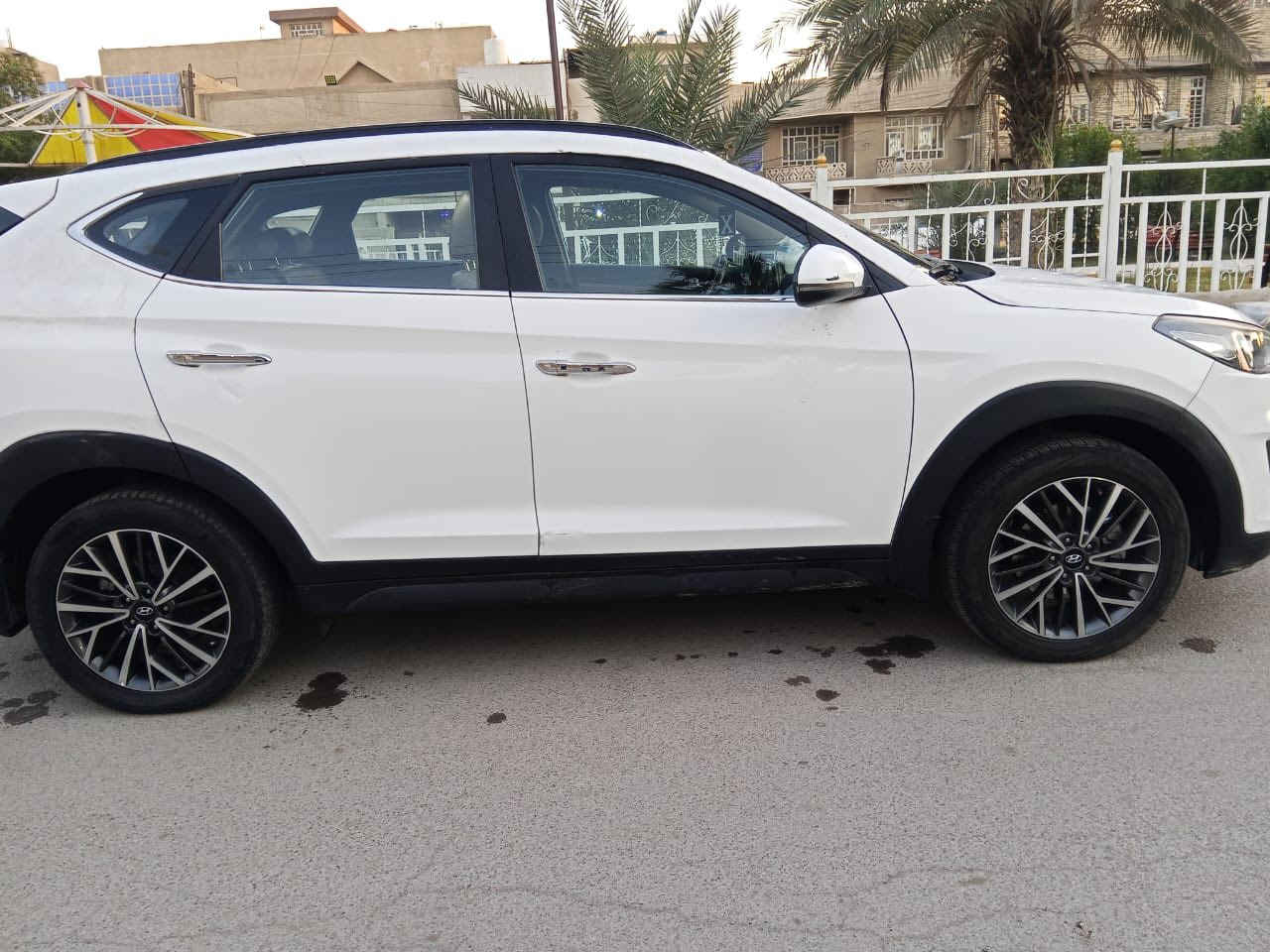 السلام عليكم للبيع توسان 2020 خليجي فول مواصفات محرك 2000 دوش تدفئه تبريد بيها جفية خفيفه على جهه اليمنى رقم اربيل بإسم شركة 
مكانها بغداد ***********
الاستفسار رقم
