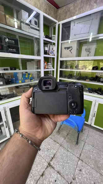 Canon .R 
نضافه95‎%‎ كامل ملحقات اصليه حزام شاحنه بطاريه رام جنطه
سعره بدي مليون و330الف 
مكاني بابل ***********
