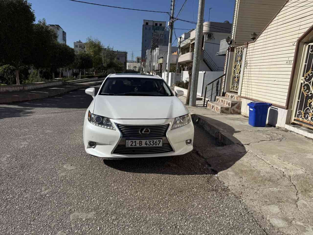 lexus es300h 2015
فوول فوول مواسةفات ٣ بارچەی بۆیاخە بێ ناوگرتن بێئێرباگ
بەسمە 
سڵایت
کوشن کارەبای خەزن ساردو گەرم 
سوکان هیتەر 
پەردە 
رادار
حاسەی پێش و دوا
سنوق جەگ 
زۆر مواسەفاتی تر
سعر ١٥٦ وەرەقەو معاملة
ژ.م / ***********
