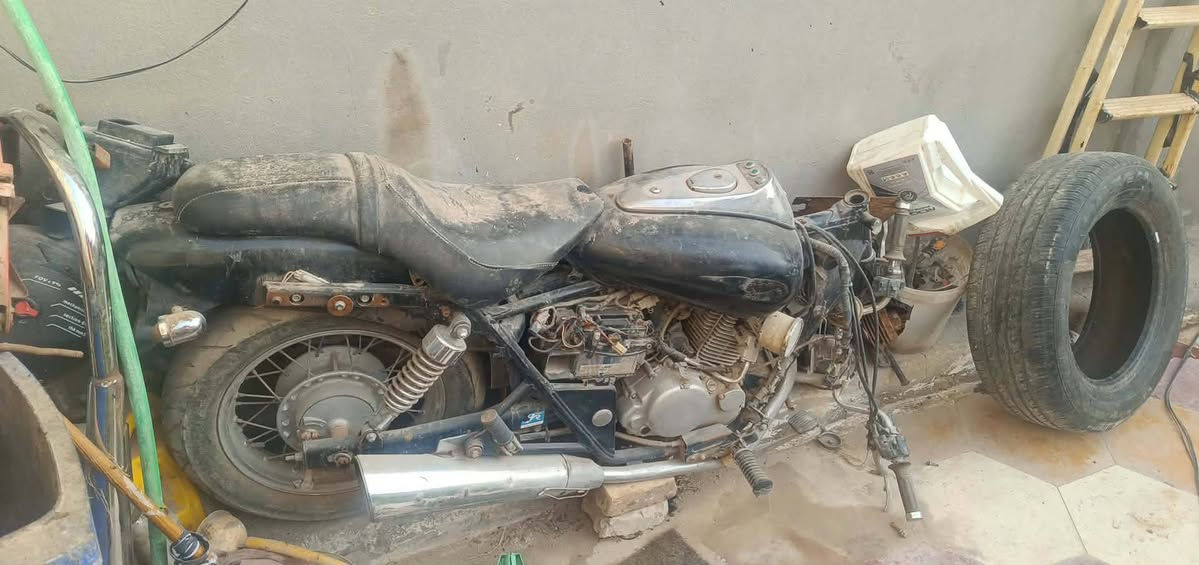 سلام عليكم هارلي للبيع مكينه ربع شغاله وغراضه كله موجوده عوزه بس دبلات امامي رقم صاحب دراجه‏‪***********‬‏
