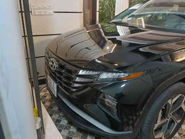 توسان ٢٠٢٤
مكينة ٢٥٠٠
مواصفات sle
فتحة سقف داخل كريمي رادارات امامية وجانبية 
ماشية ٣١الف 
حادثهة مثل ما موضح بالصور بدون داخل فقط تبديل جاملغ وباب سايق بلادي نفس اللون السيارة بدون صبغ 
السعر ١٩٥ وبيهة مجال للشراي 
***********
