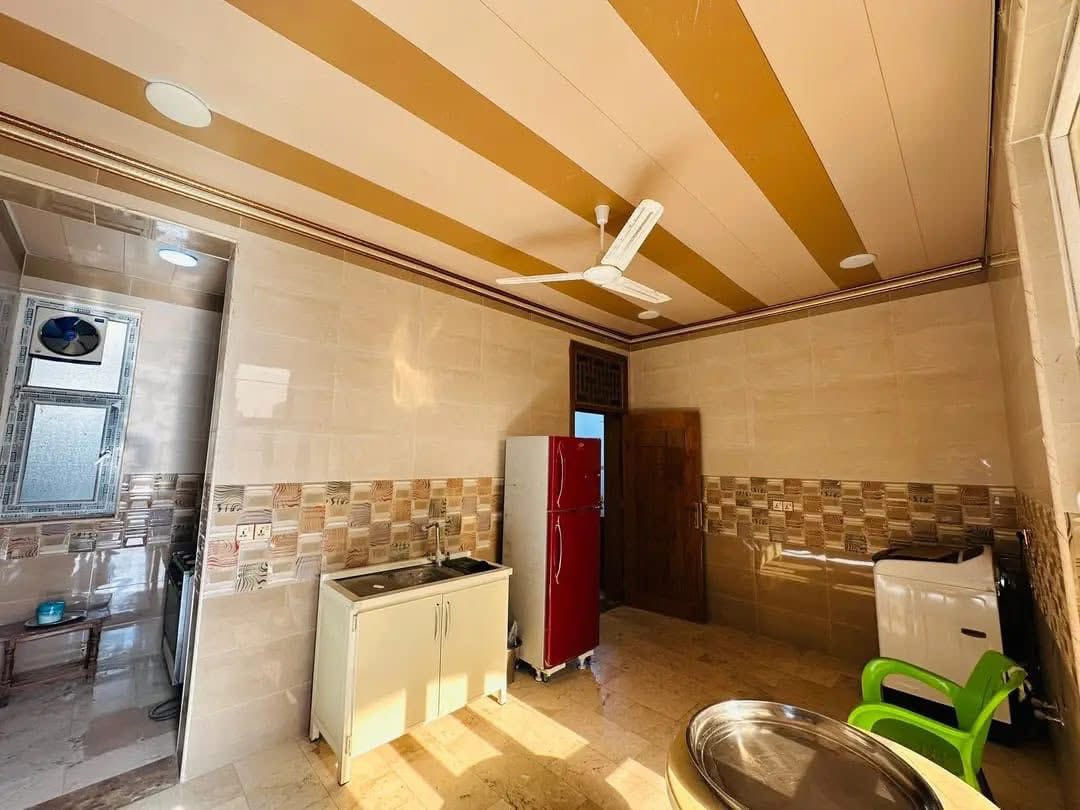 ✨دار للبــيـع ✨
الـمـساحــه : 200م 
*******************
الــمـوقــع : زوير تقسيم حسين رضا الثاني 
الــواجـٰــهــه : 10م
النزال :20
عرض الشارع :10م تبليط 
 الــتـفـاصــيل : يتكون من طابق واحد 2 غرف نوم واستقبال ومطبخ وكلدور ومجمع صحي 
*********************
نــــوع الـعـقـار :طابو زراعي سند ٢٥ 
 الـســعـر- خاص 🔥
*********************
(شــركــة #حــافــظ للأسـتـثـمار الـعـقـاري)مـوقـعـنا : بـابـل شـارع 60 - مـجـاور كـافـتريـا سـيف بـقلي نـستـقـبل جـمـيع الـعروض الـعـقاريـه ↪️بـيع -شـراء - تـعـقيب - إجـازة بـناء - إفـراز- رهـن
 **********************
للأسـتفـسار او الأتـصـال ↪️
📞 ***********
📞***********
