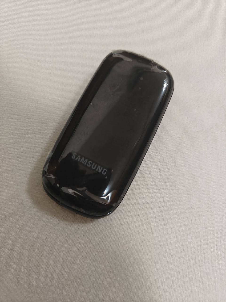 سامسونج دبل سيمكارت دفتري جديد ممفتوح وياه شاحنته الاصلية 
السعر 25


**إذا كنت صاحب هذا الإعلان وتريد حذفه لأي سبب، رجاءا أرسل رسالة إلى الدعم الفني**