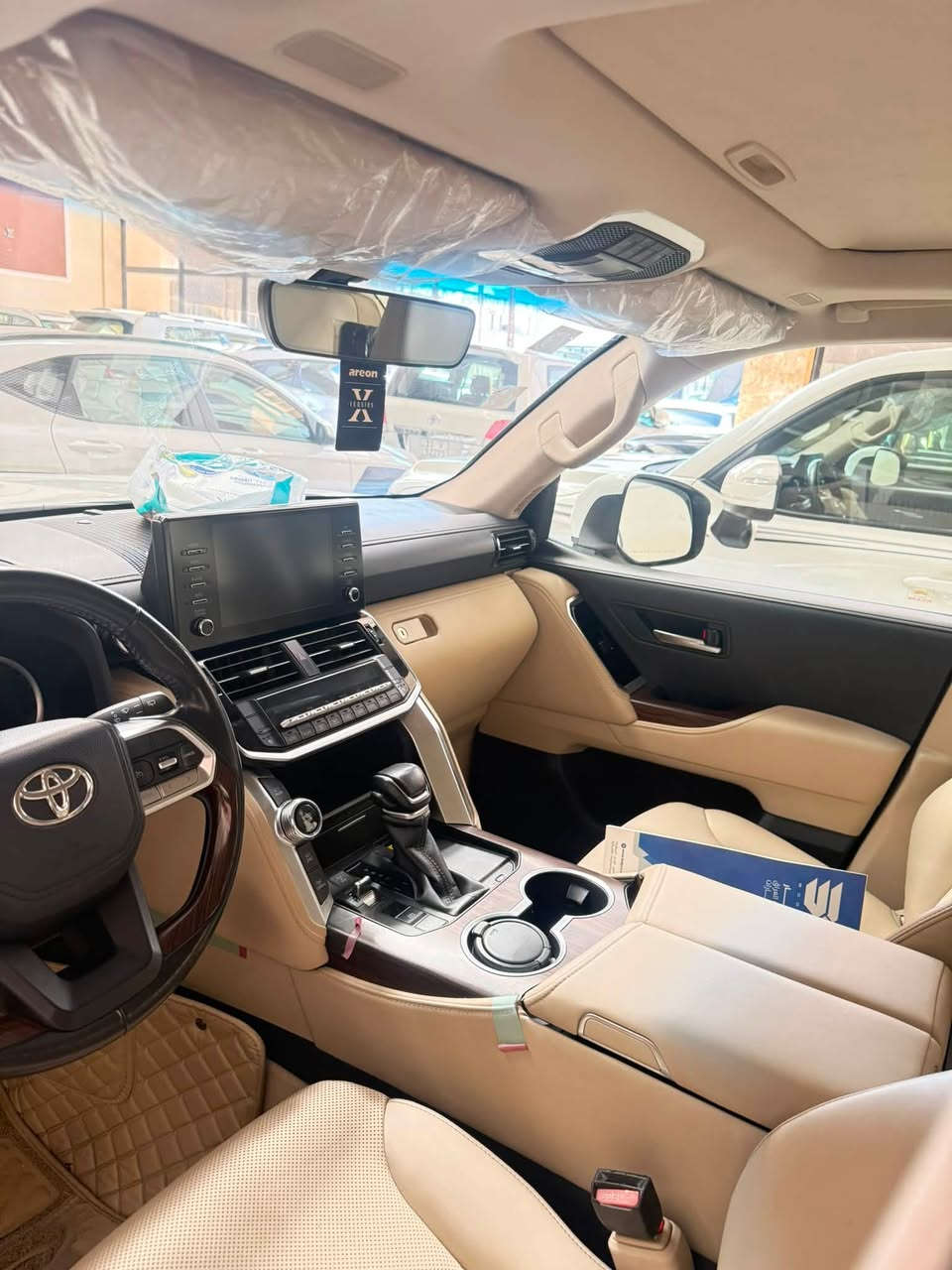 🚘 نفس ما عودتكم… ما أنشر إلا الجديد والنظيف ✨

للبيع:
🔹 تويوتا لاندكروزر 2024ساز 
🔹 فئة Limited
🔹 ممشى: 37 ألف كم
🔹 مكفولة كفالة عامة
🔹 رقم السيارة: بغداد

سيارة نظيفة جداً وجاهزة، وللاستفسار والتفاصيل التواصل على الخاص.

*********** 
***********
